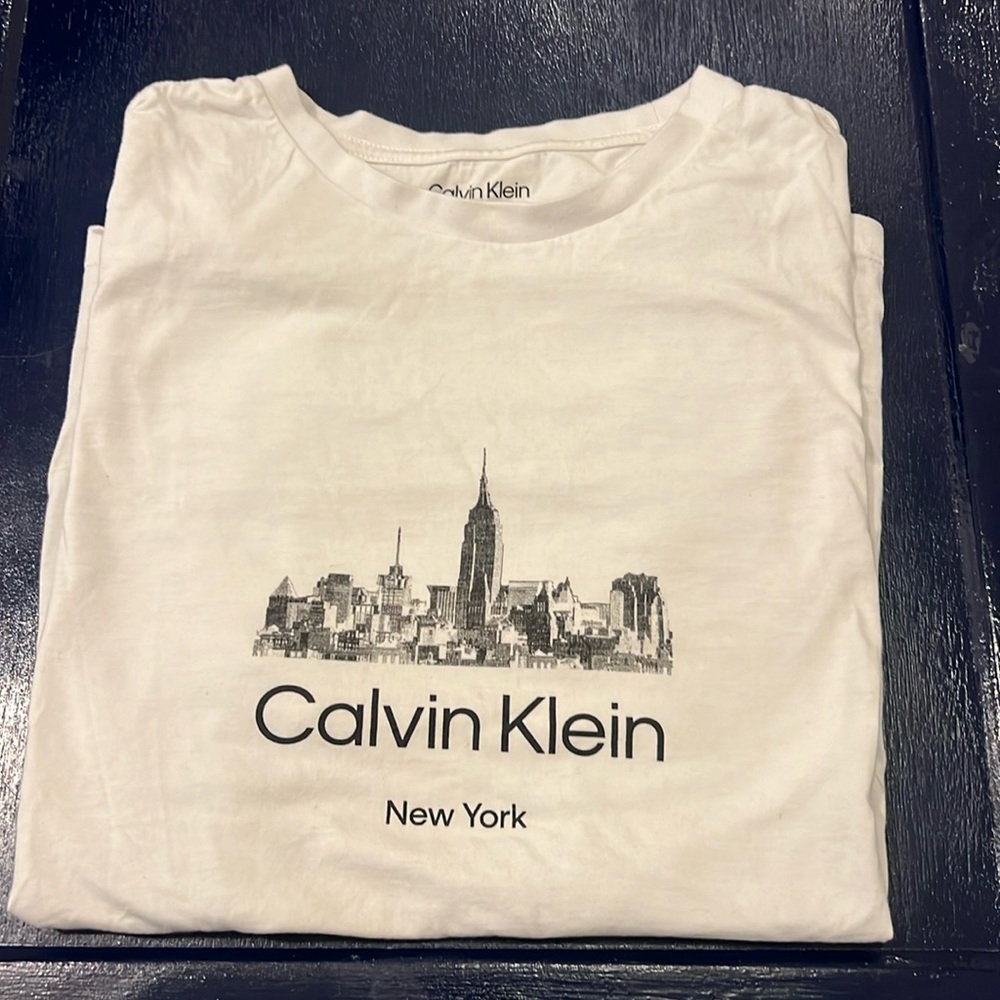 Calvin klein new york tee size m